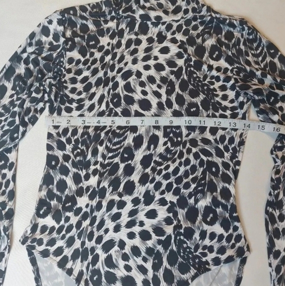 bodysuit top Leopard print women's Long Sleeve size M - Picture 3 of 8